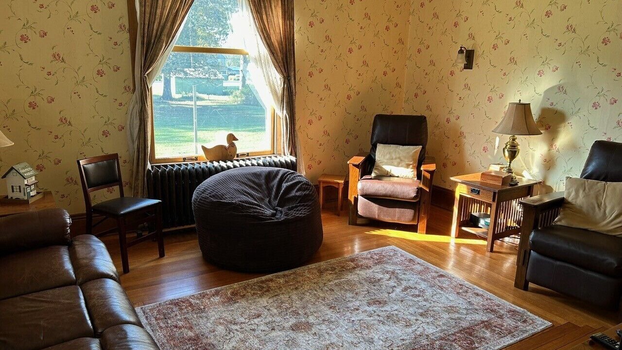 Photo of Livingroom in Great Valley