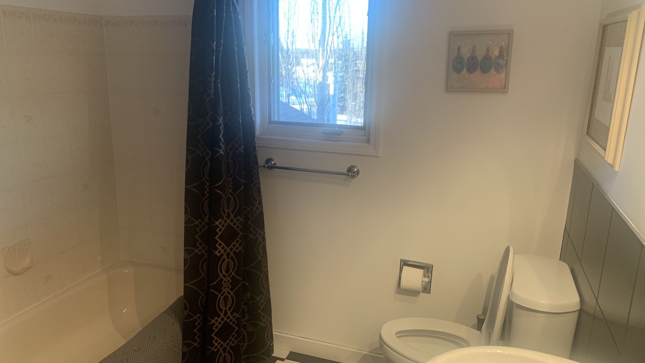 Photo of Bathroom in Leduc County