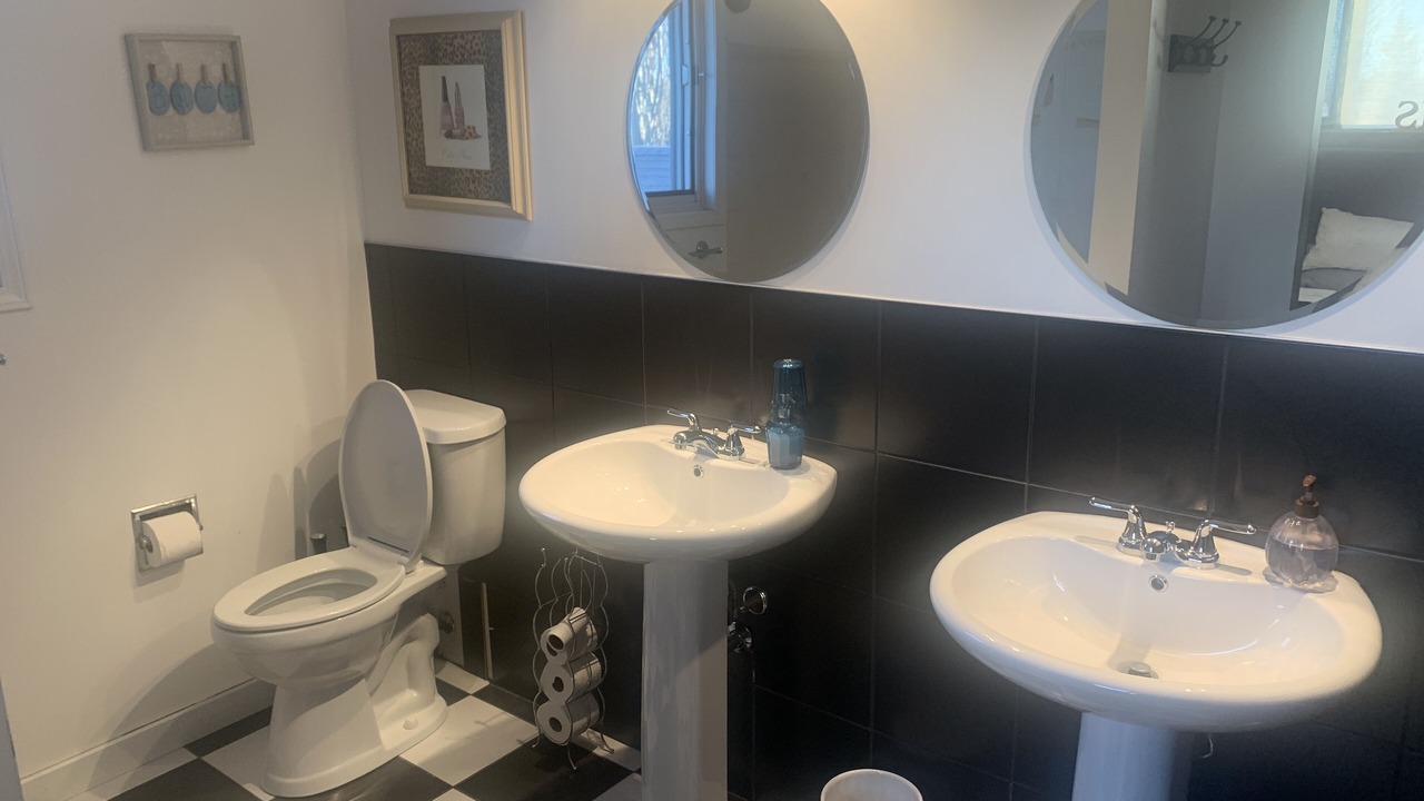 Photo of Bathroom in Leduc County
