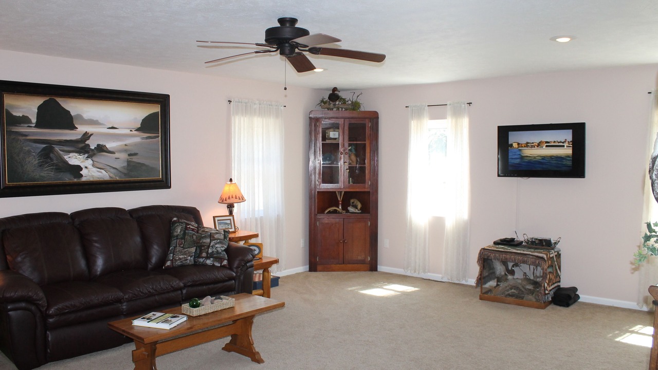 Photo of Livingroom in Lake City