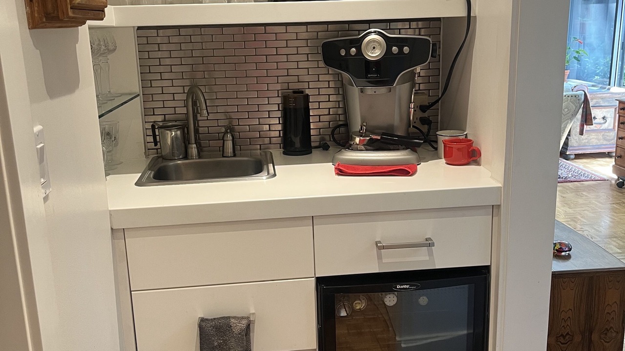 Photo of Kitchen in James Bay