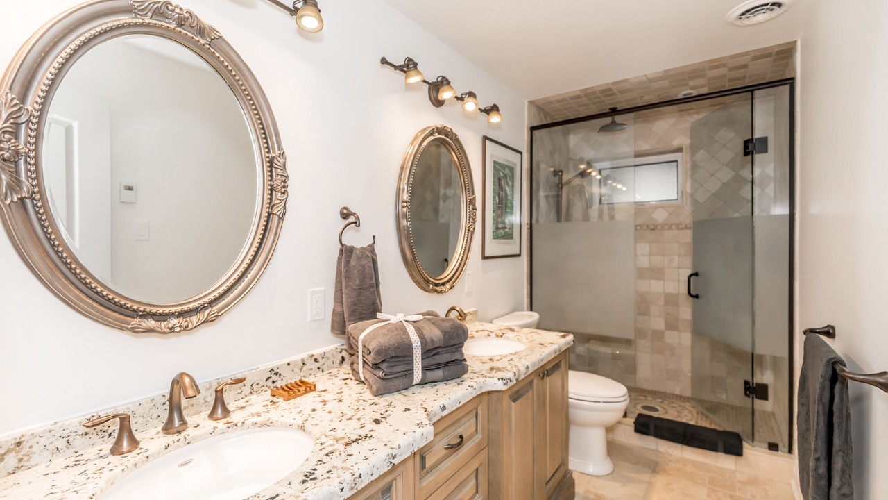 Photo of Bathroom in Oro-Medonte