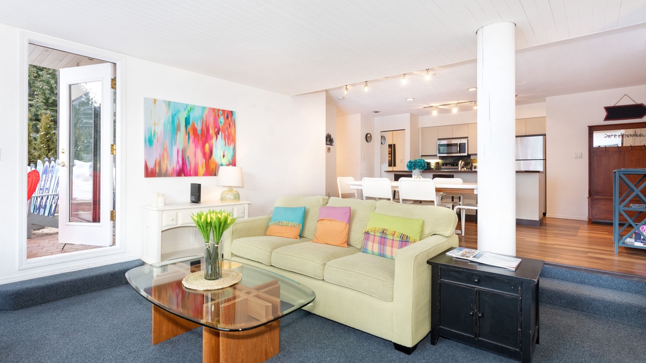Photo of Livingroom in Blueberry Hill