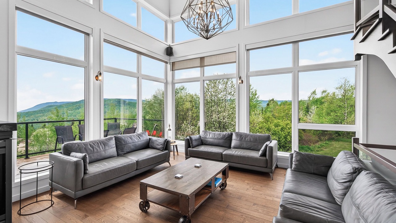 Photo of Livingroom in Petite-Riviere-Saint-Francois