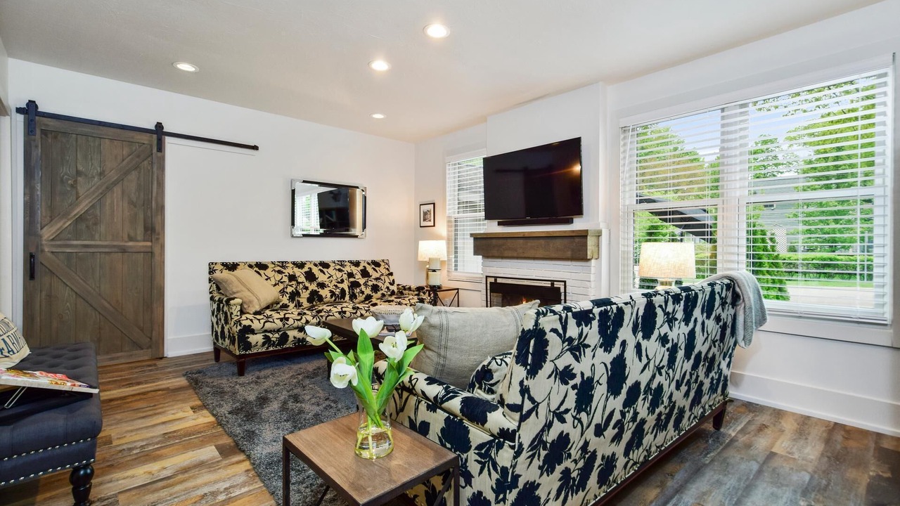 Photo of Livingroom in Saugatuck