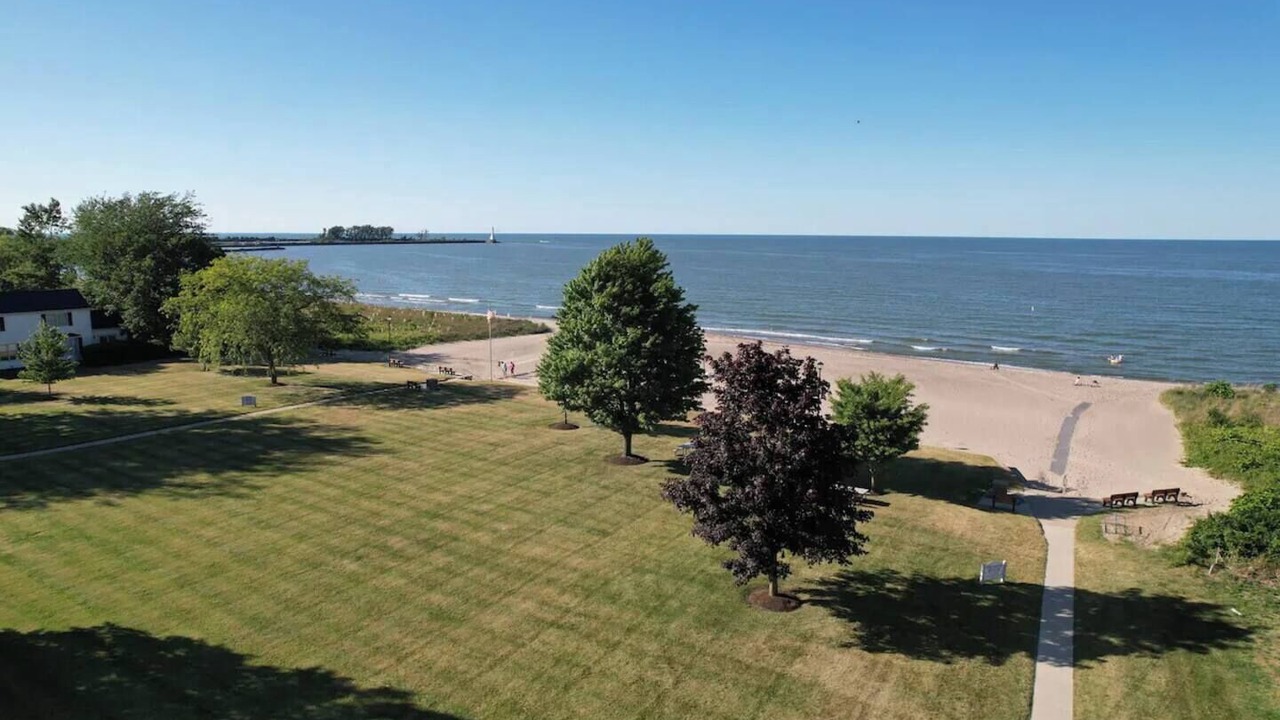 Photo of Others in Huron