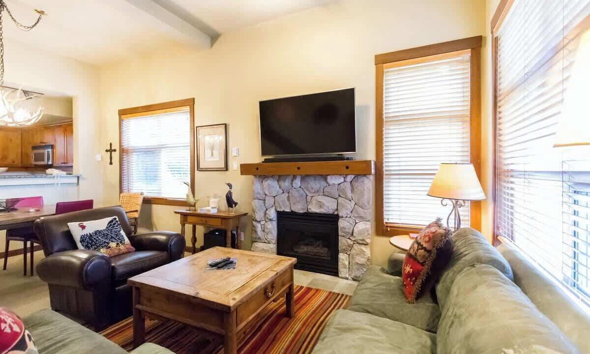 Photo of Livingroom in Upper Village