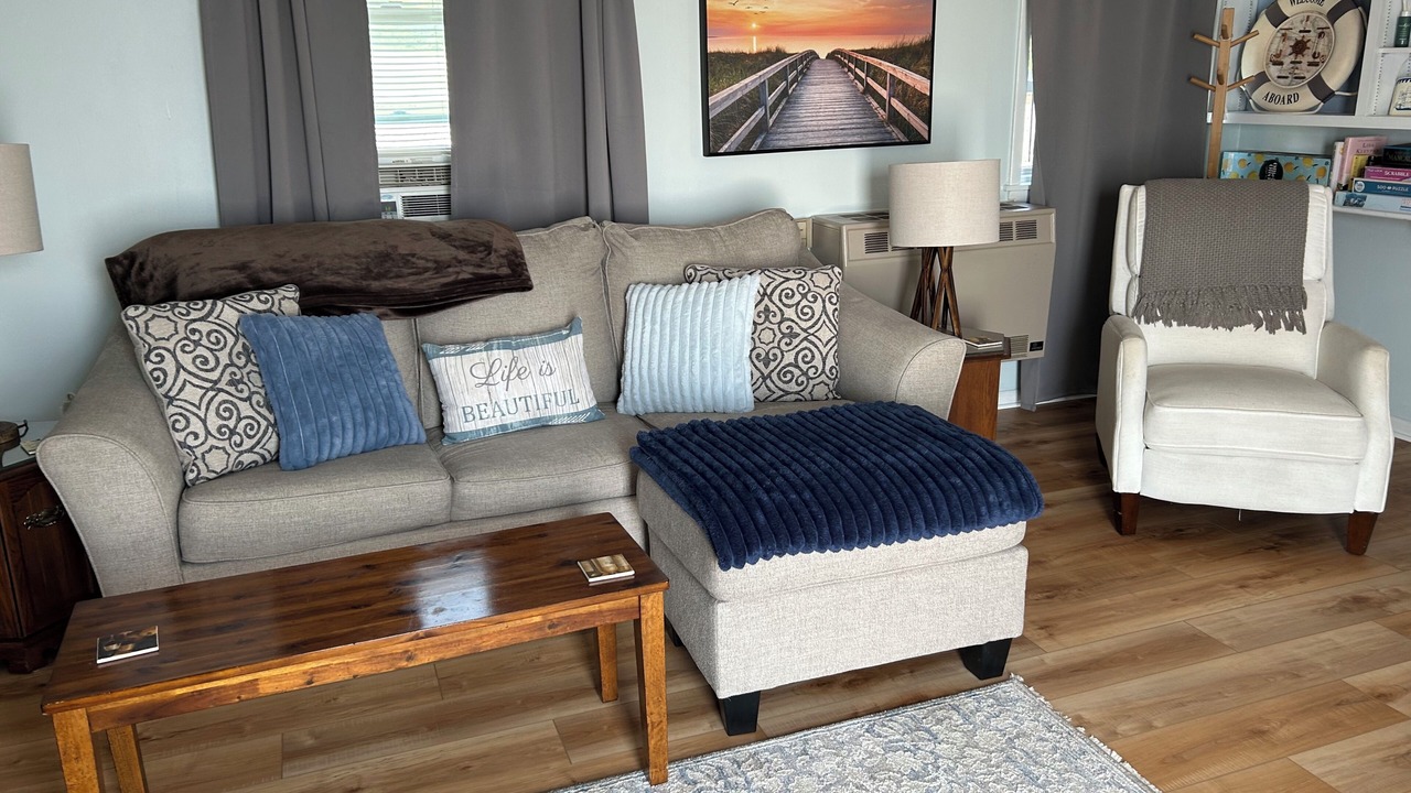 Photo of Livingroom in Town of Benton