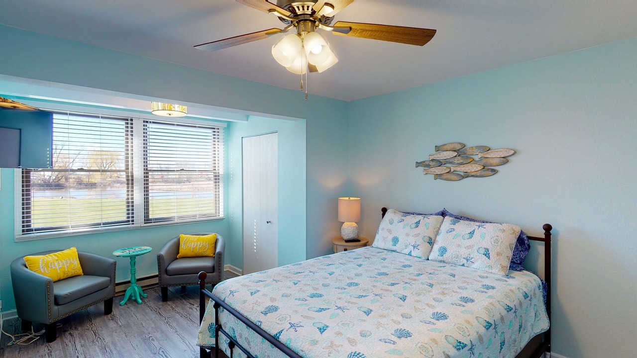 Photo of Bedroom in Oak Harbor