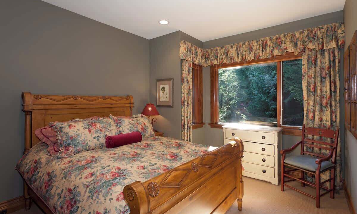 Photo of Bedroom in Blueberry Hill