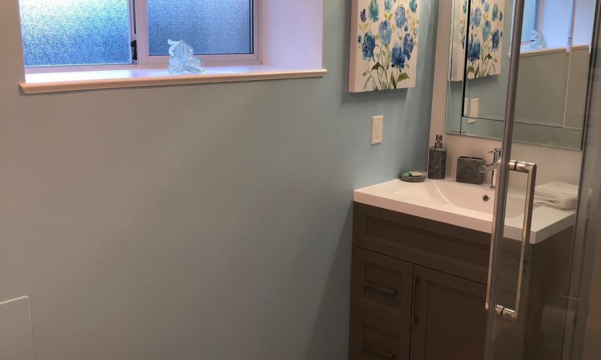 Photo of Bathroom in Saanich East