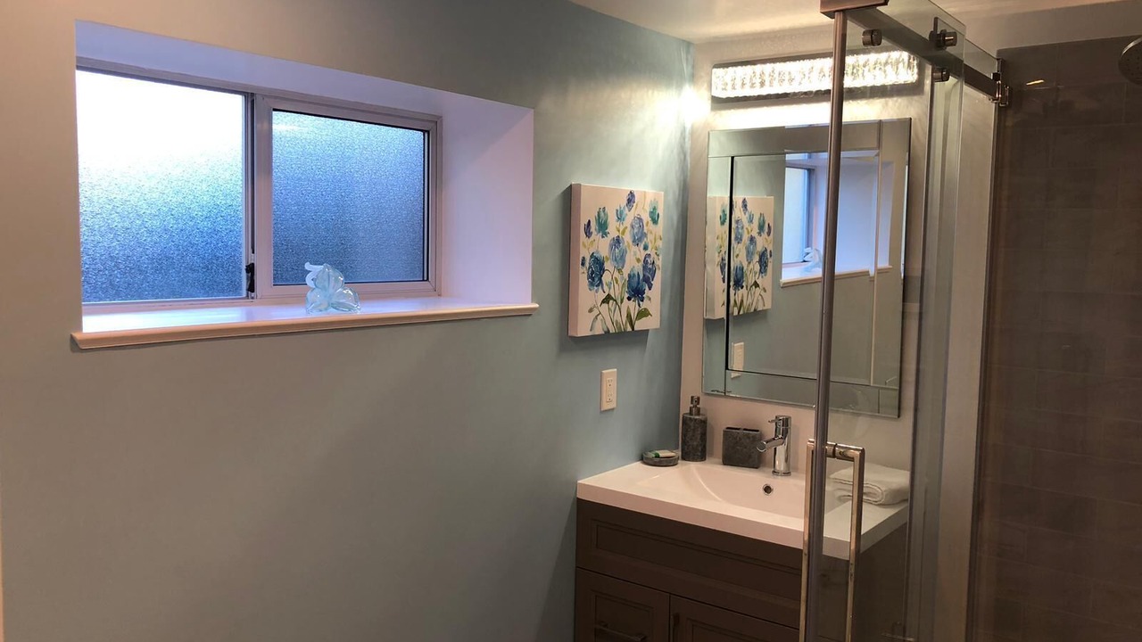 Photo of Bathroom in Saanich East