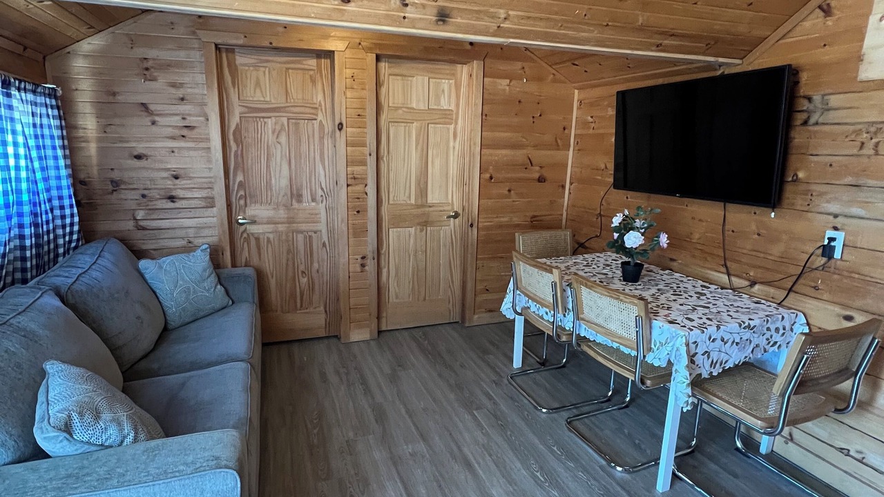 Photo of Livingroom in Wasaga Beach