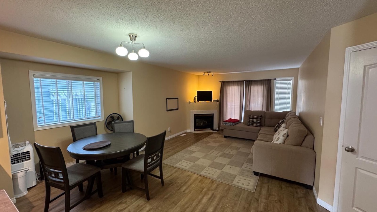 Photo of Livingroom in Sylvan Lake
