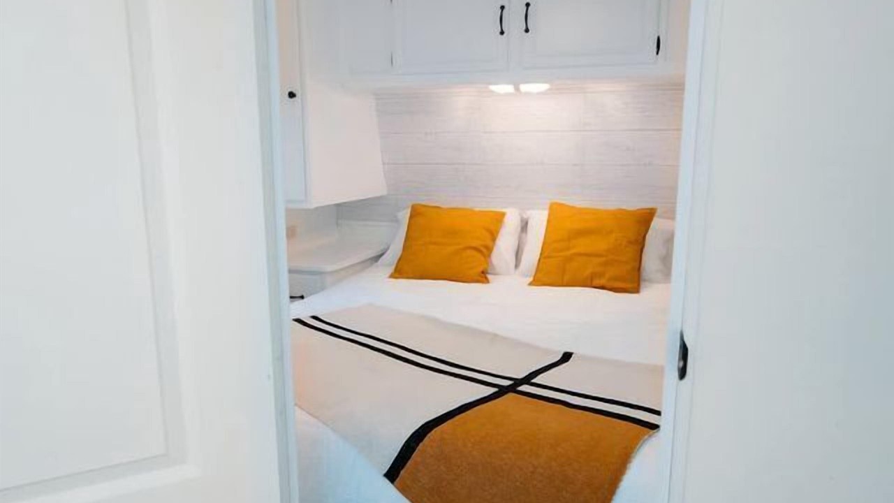Photo of Bedroom in Miller Lake
