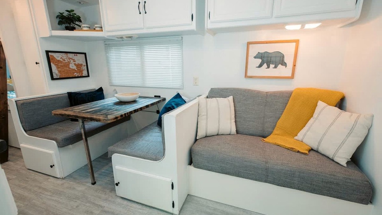 Photo of Livingroom in Miller Lake