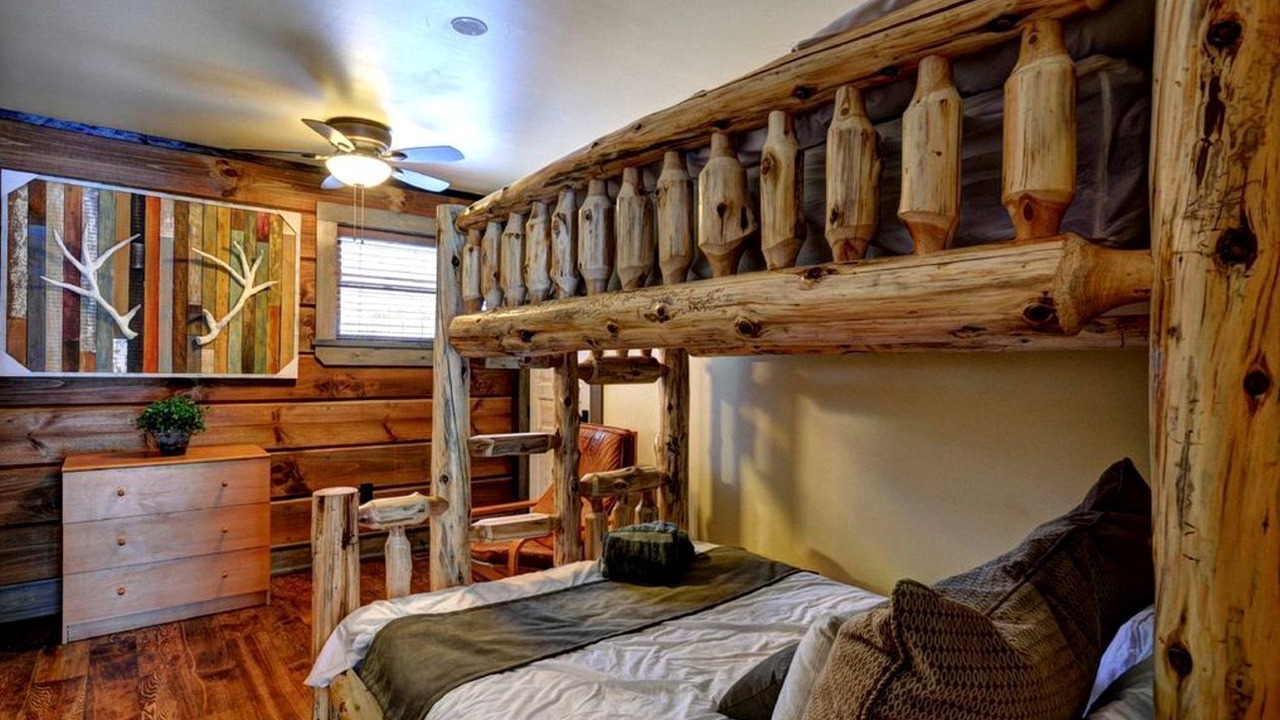 Photo of Bedroom in Eagle Lake