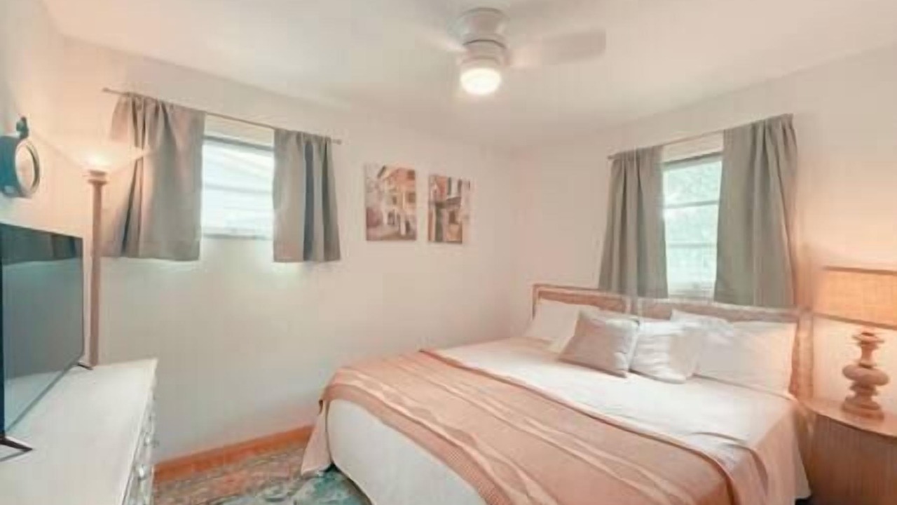 Photo of Bedroom in Willowick