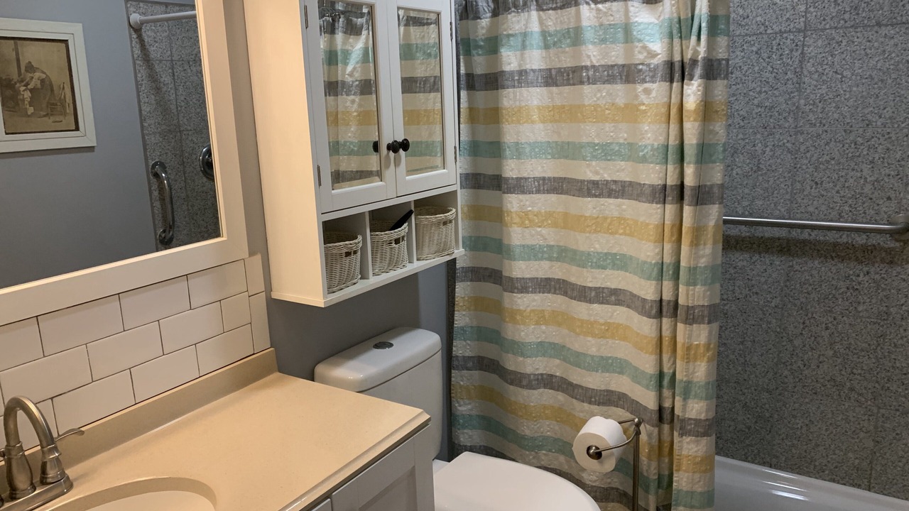 Photo of Bathroom in Lakeside