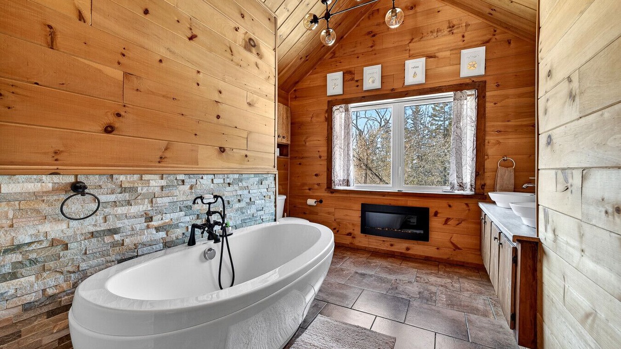 Photo of Bathroom in Pontiac