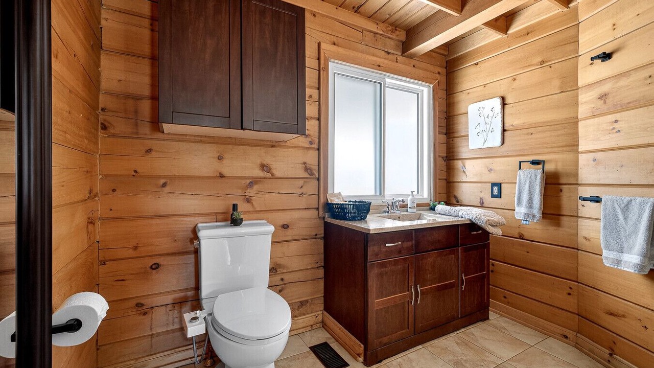 Photo of Bathroom in Pontiac