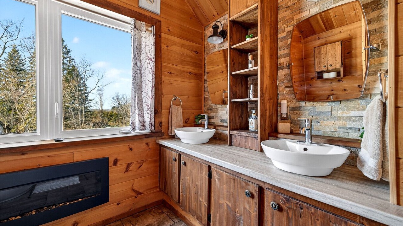 Photo of Bathroom in Pontiac