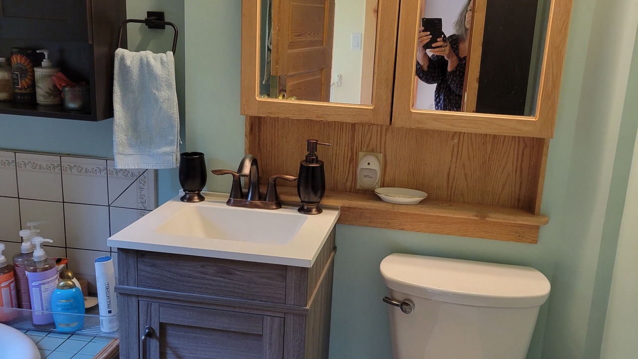 Photo of Bathroom in Proctor