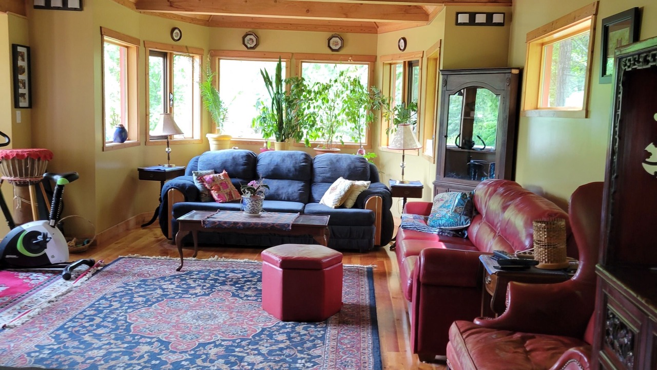 Photo of Livingroom in Proctor