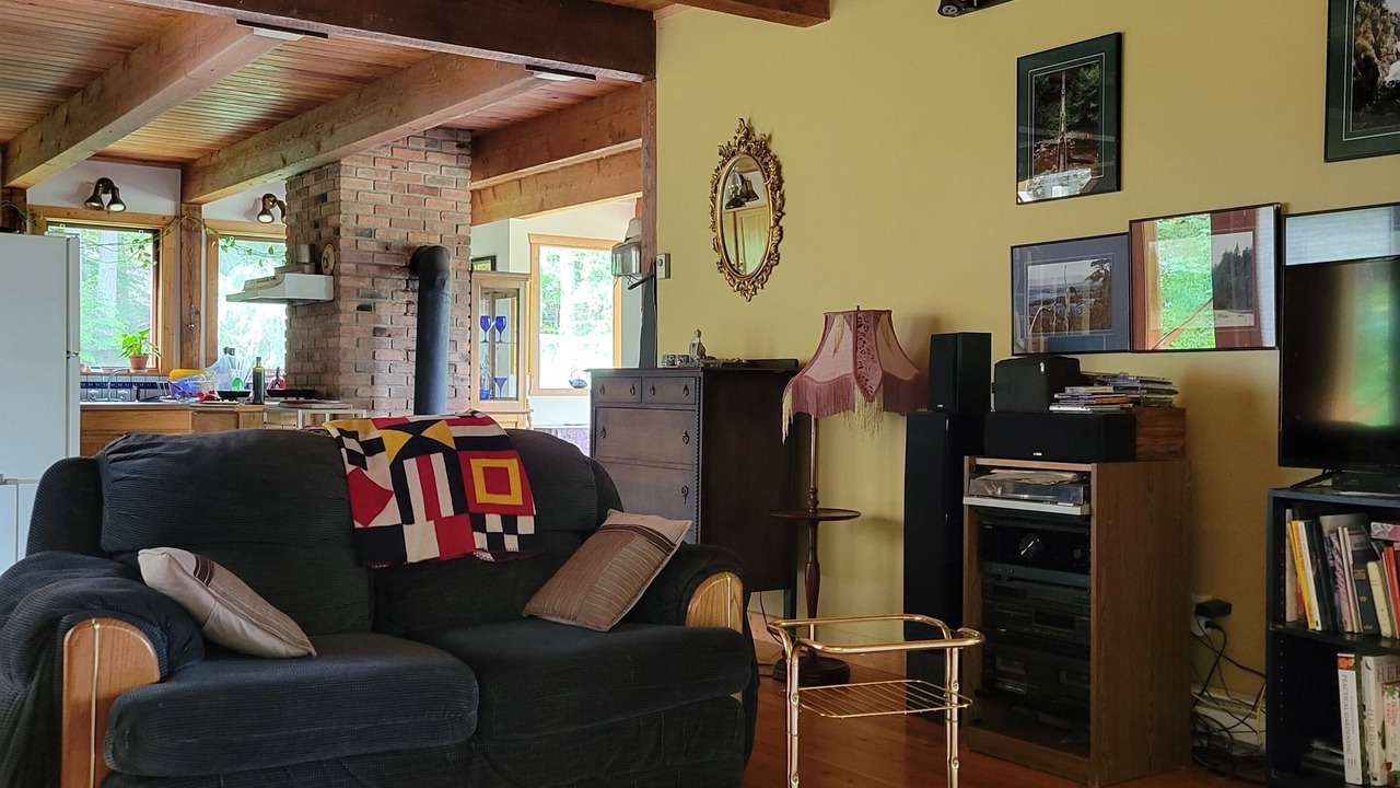 Photo of Livingroom in Proctor