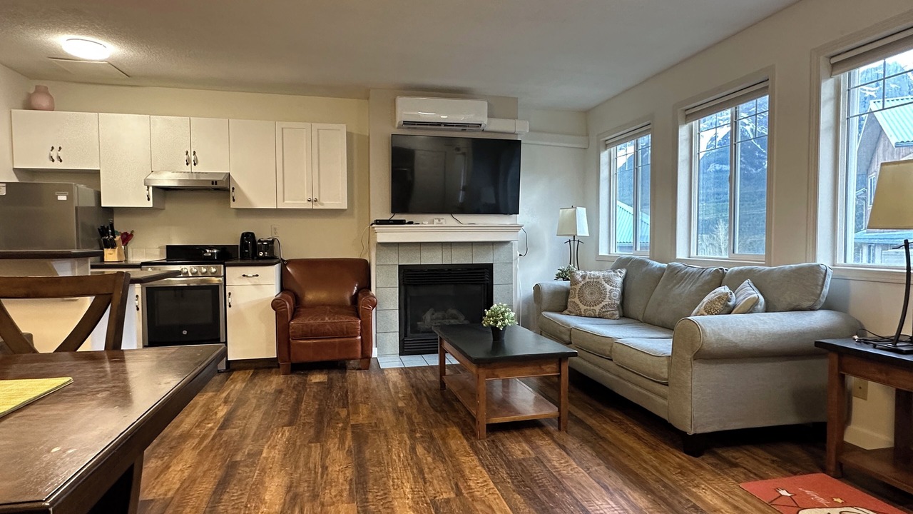 Photo of Livingroom in Harvie Heights
