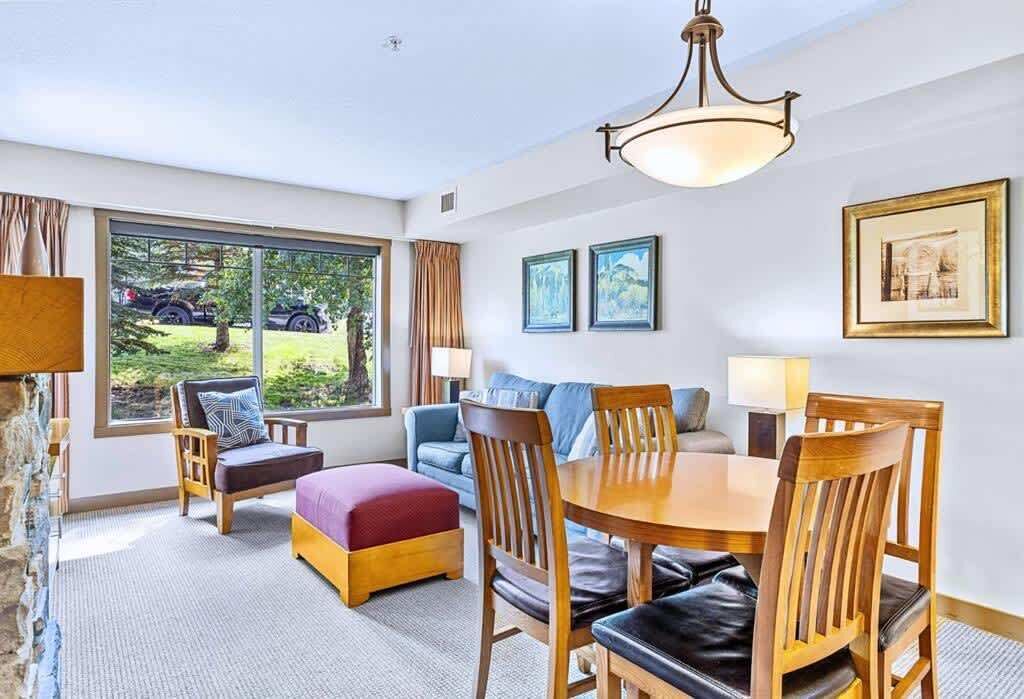 Photo of Livingroom in Copperstone Resort