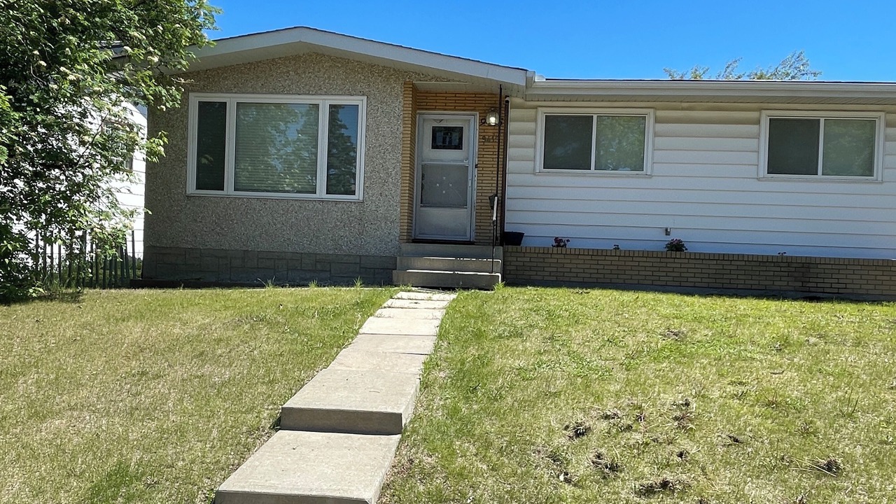 Photo of Outdoor in Jasper Place