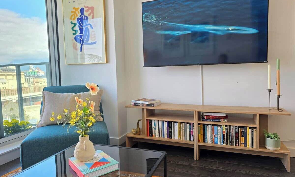 Photo of Livingroom in Downtown Eastside