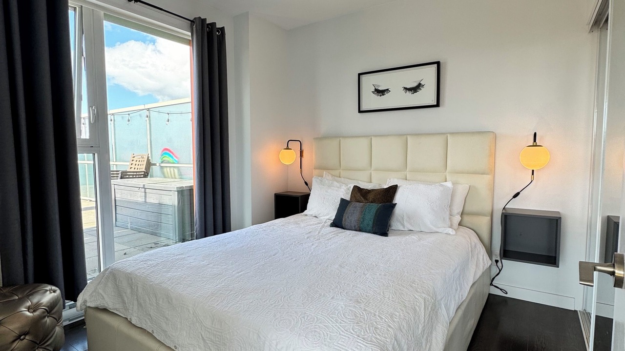 Photo of Bedroom in Downtown Eastside