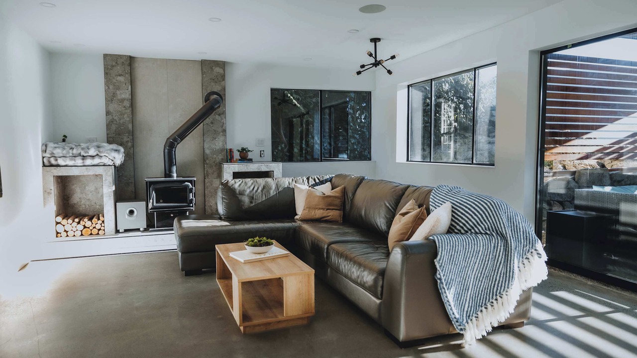 Photo of Livingroom in District of North Vancouver