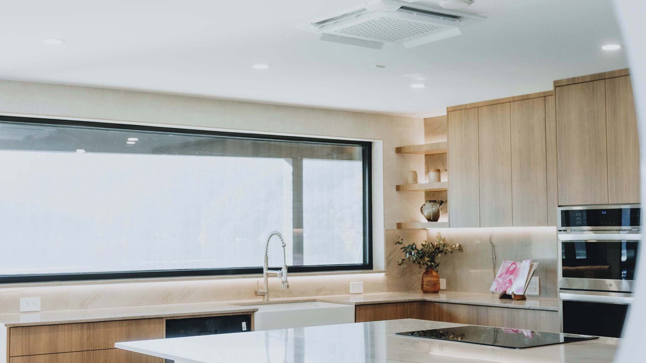 Photo of Kitchen in District of North Vancouver