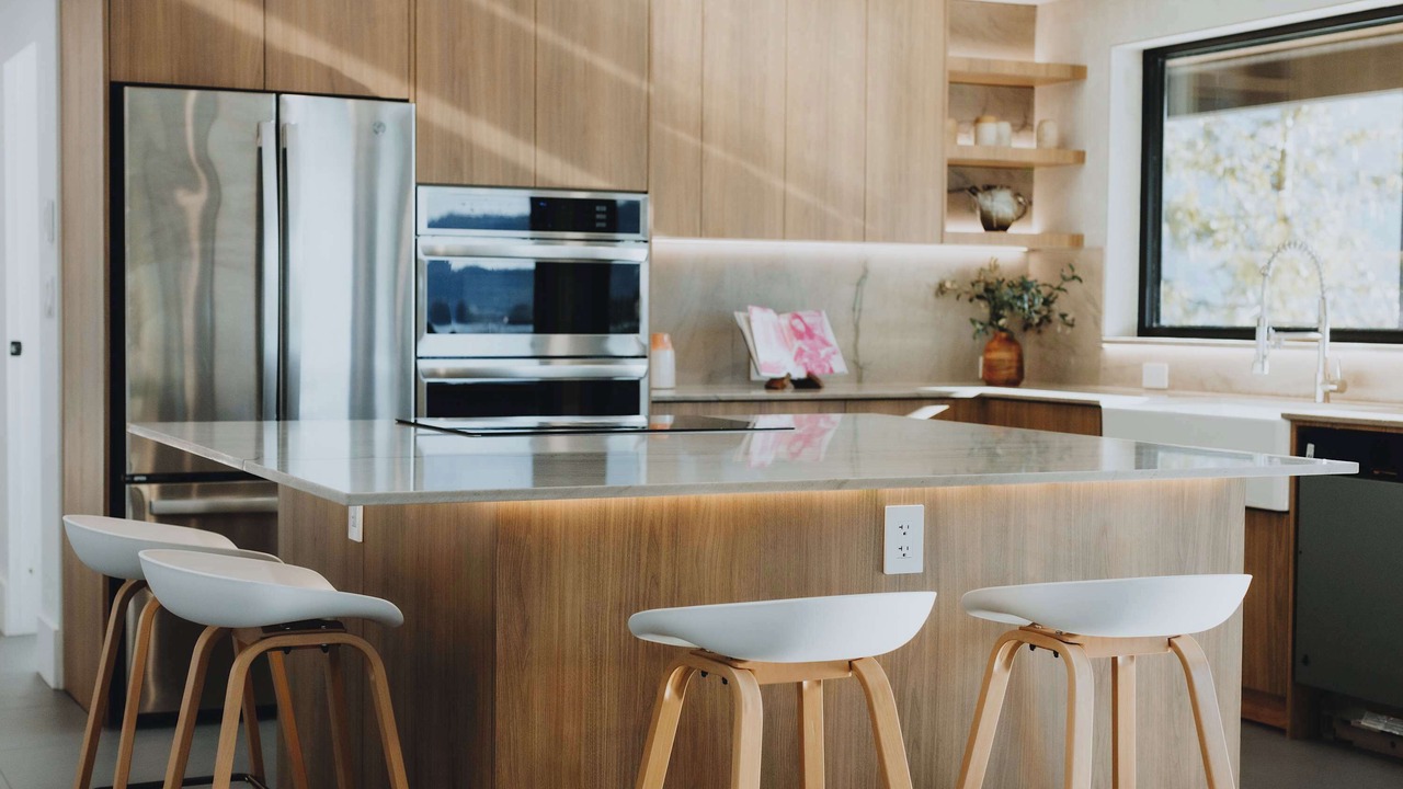 Photo of Kitchen in District of North Vancouver