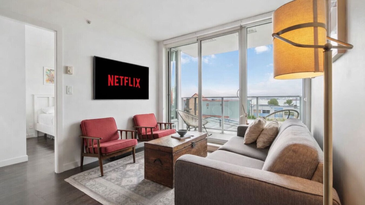 Photo of Livingroom in Downtown Eastside