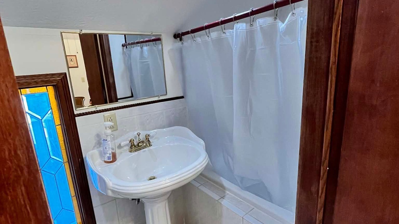Photo of Bathroom in Conneaut