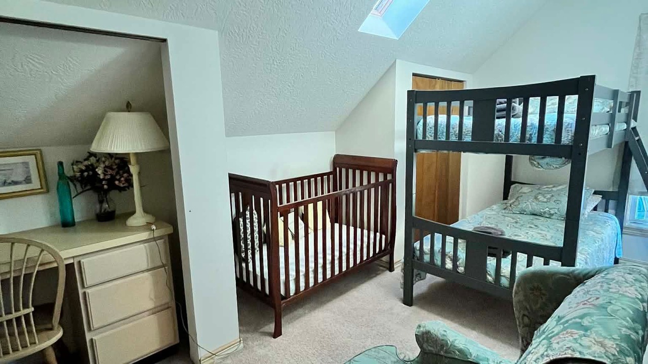 Photo of Bedroom in Conneaut