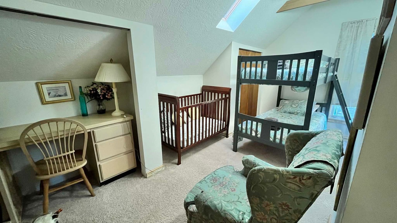 Photo of Bedroom in Conneaut