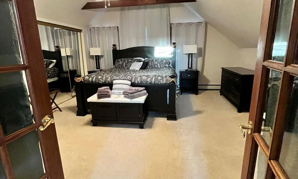 Photo of Bedroom in Conneaut