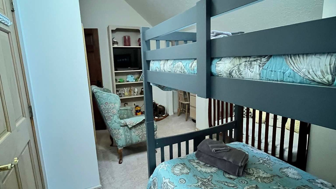 Photo of Bedroom in Conneaut