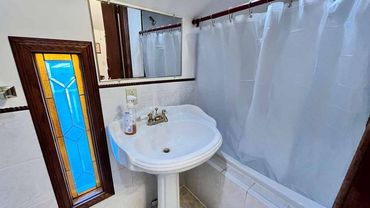 Photo of Bathroom in Conneaut