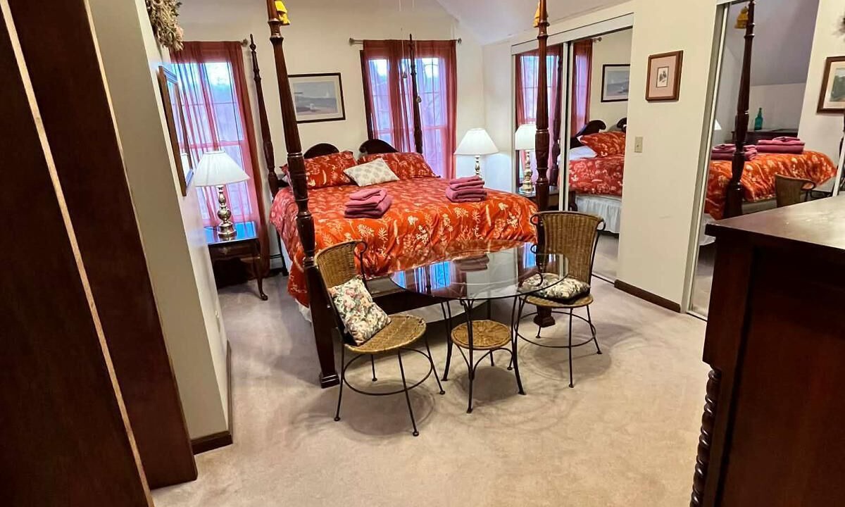 Photo of Bedroom in Conneaut
