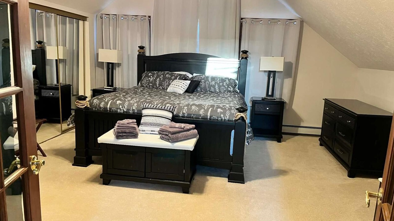 Photo of Bedroom in Conneaut