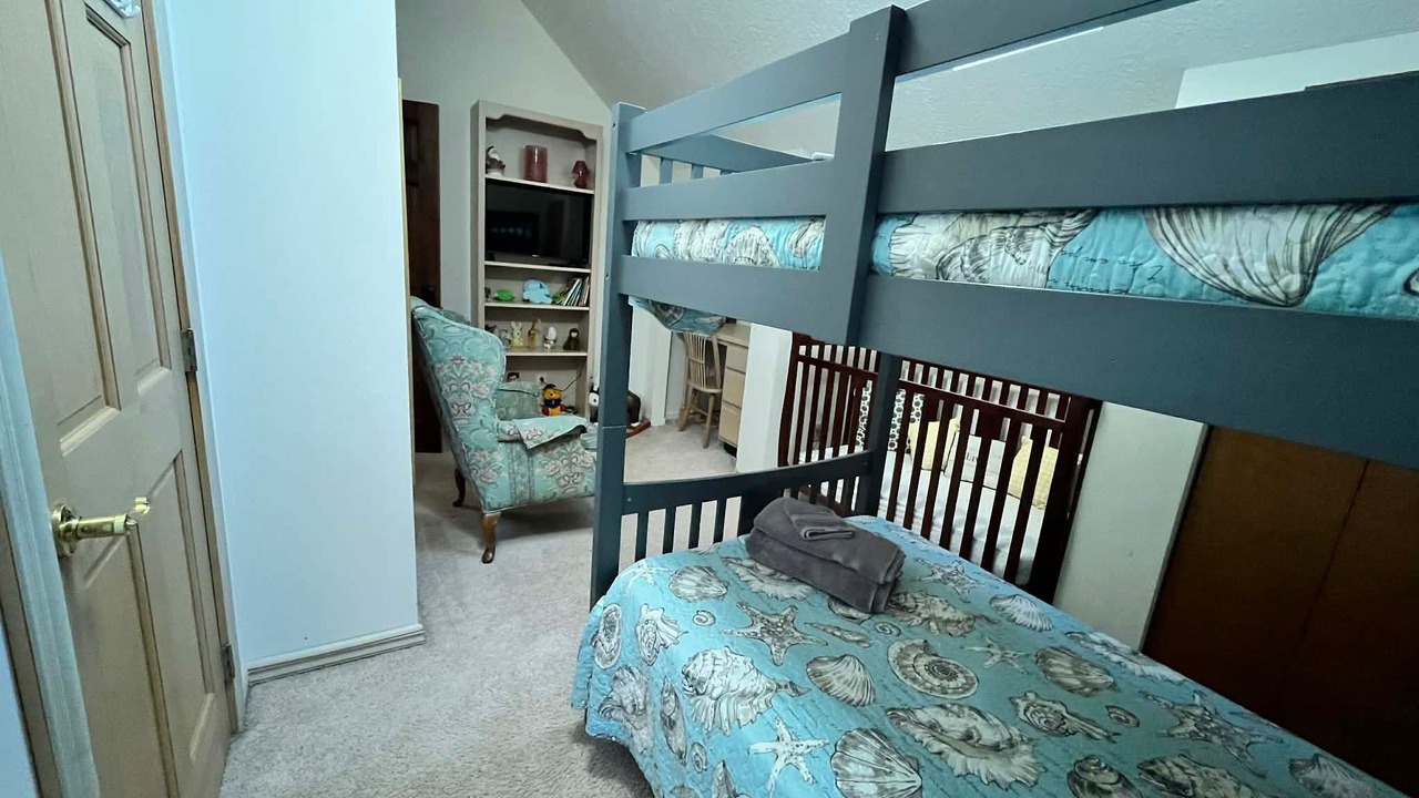 Photo of Bedroom in Conneaut