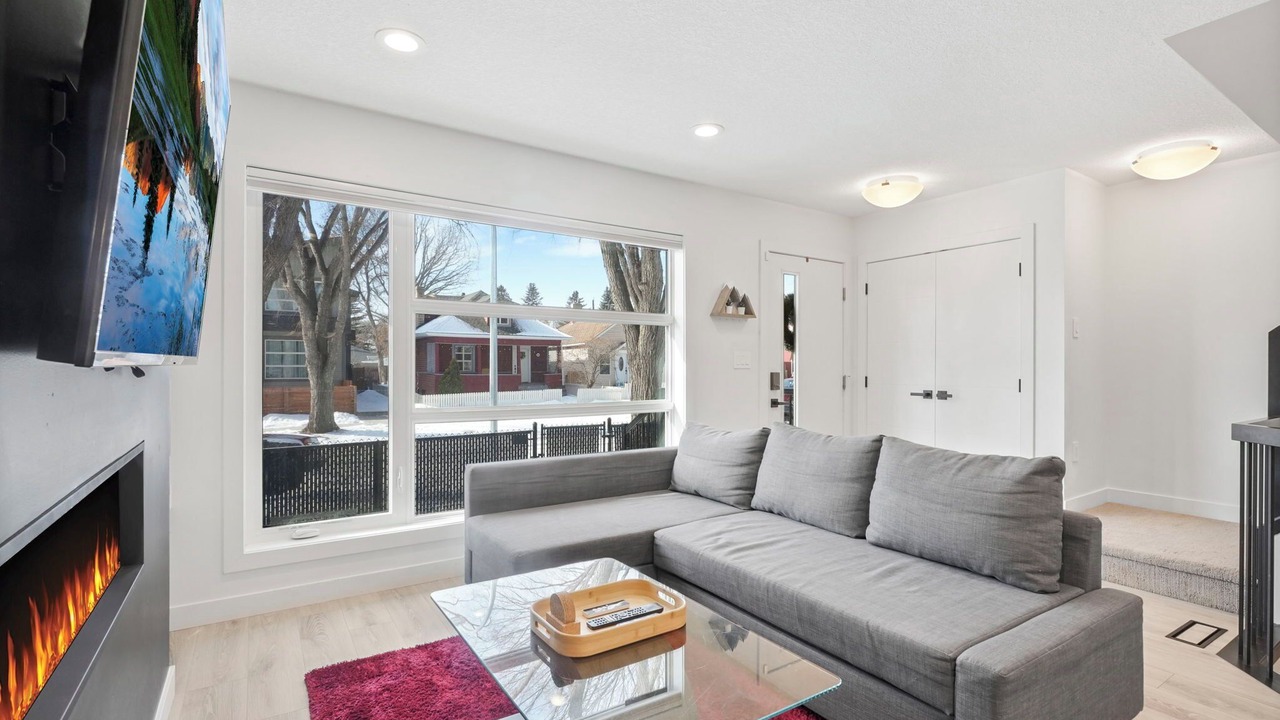 Photo of Livingroom in North Central Edmonton