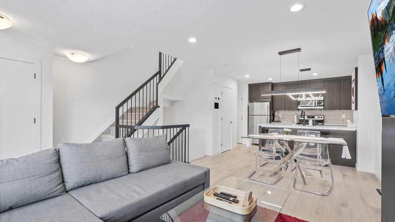 Photo of Livingroom in North Central Edmonton