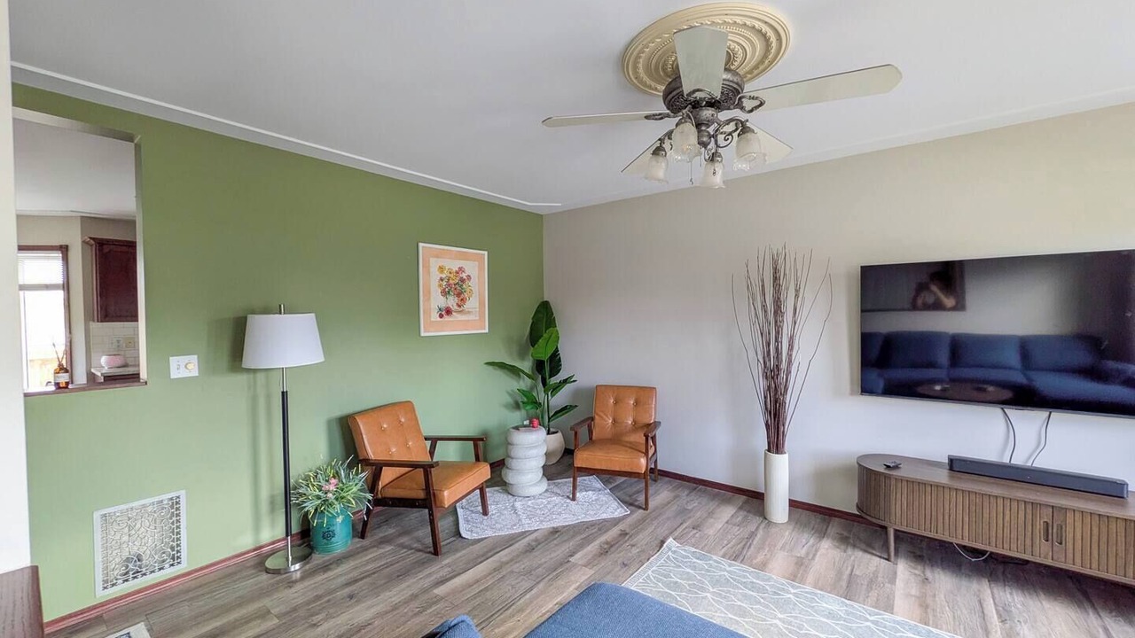 Photo of Livingroom in Sylvan Lake